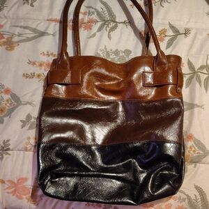 Elegant Two-Tone Leather Tote Bag
